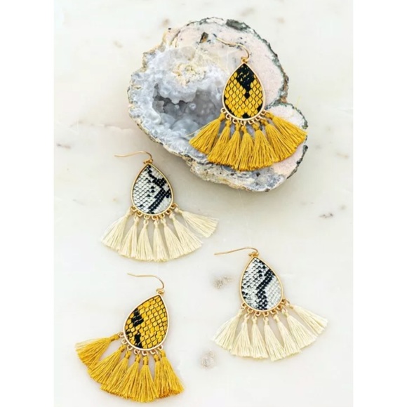 Gold Cream Snake Print Casting Tassel Earrings - Picture 2 of 3